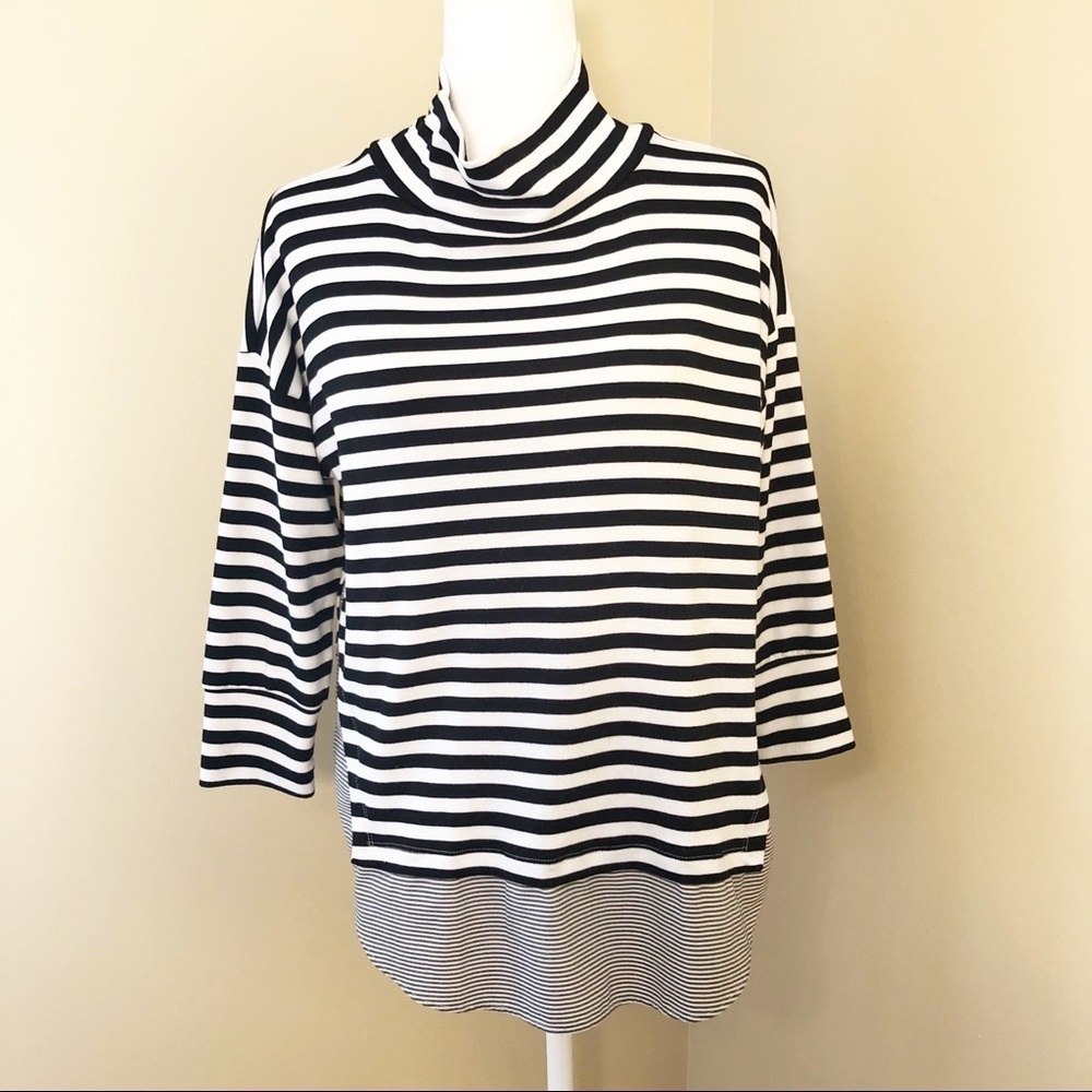 Loft Mixed Media Knit Black/White Top - Small
